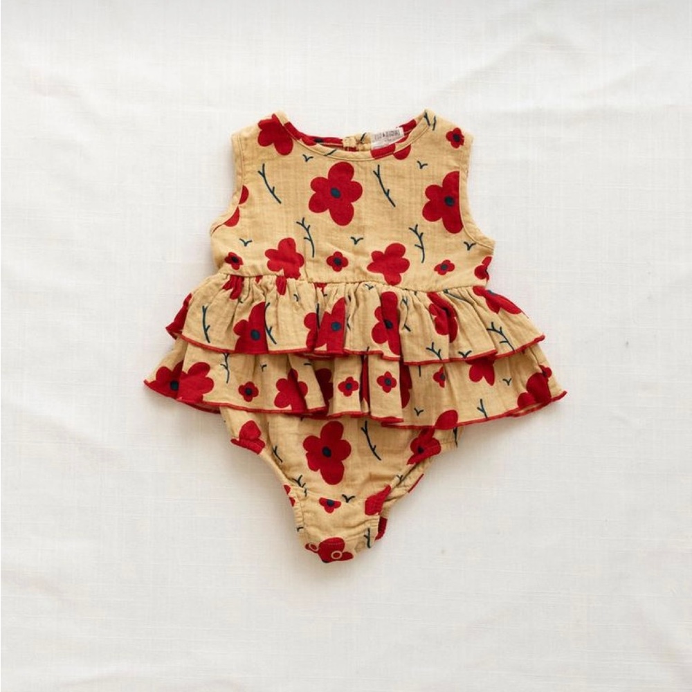 NWOT fin & vince ruffle onesie